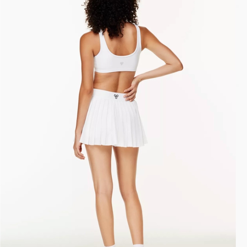 NWT ARITZIA TNA MOVE TENNIS MICRO SKIRT WHITE SIZE XS